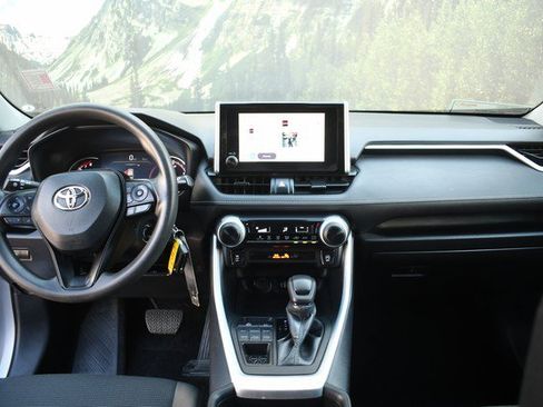 Certified 2024 Toyota RAV4 LE AWD/4WD image 18