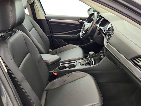 Used 2019 Volkswagen Jetta SE w/ Cold Weather Package FWD image 24