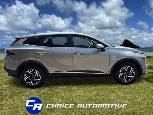 Used 2023 Kia Sportage LX FWD image 9