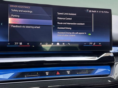 Used 2025 BMW i5 xDrive40 w/ Premium Package image 19