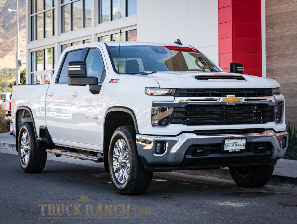 Used 2024 Chevrolet Silverado 2500 LT w/ Convenience Package AWD/4WD image 1
