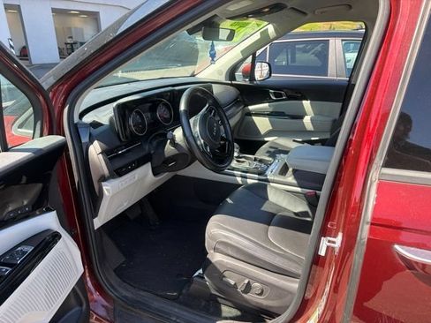 Used 2022 Kia Carnival SX FWD image 8