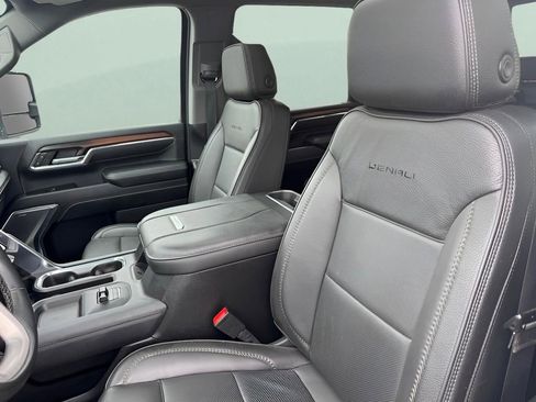 Used 2024 GMC Sierra 3500 Denali w/ Denali Reserve Package image 10
