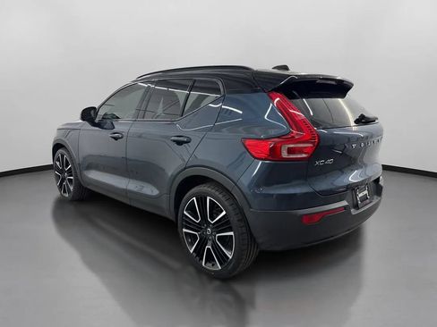 Used 2022 Volvo XC40 T5 R-Design w/ Advanced Package AWD/4WD image 7
