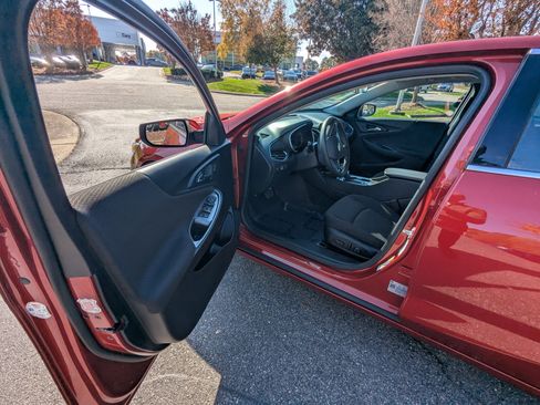 Used 2024 Chevrolet Malibu LT image 8