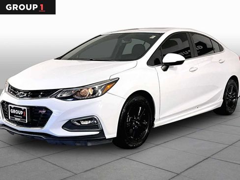 Used 2018 Chevrolet Cruze LT w/ Sun And Sound Package FWD image 1