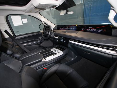 New 2026 Lincoln Navigator Reserve AWD/4WD image 20