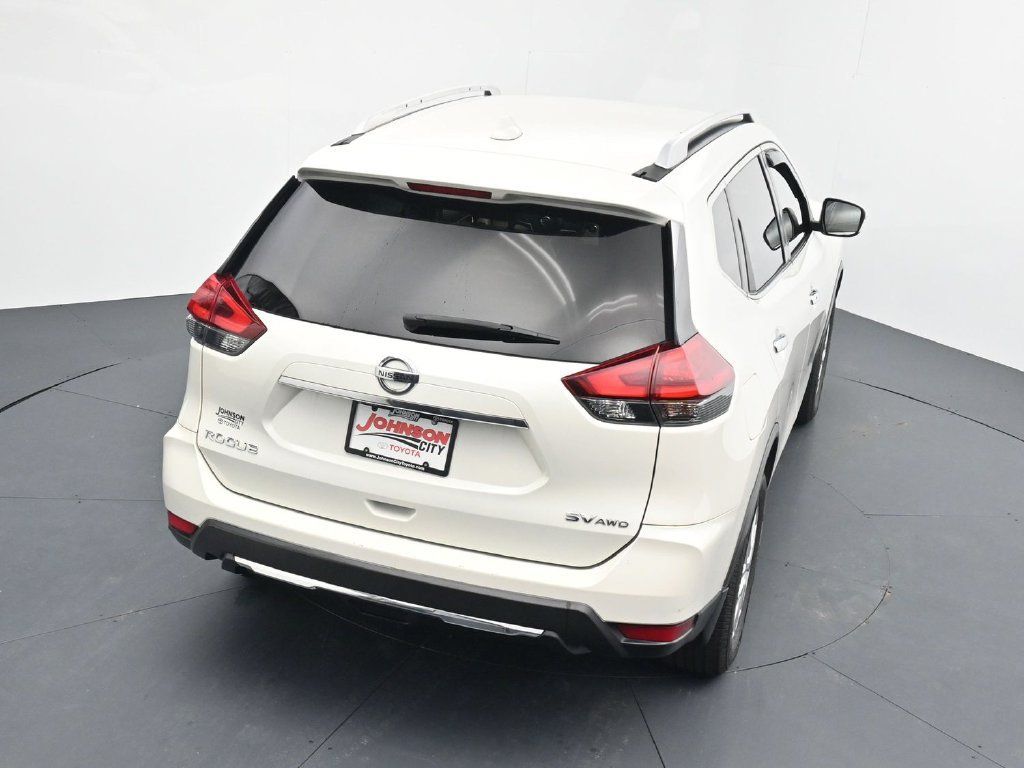 Used 2018 Nissan Rogue SV AWD/4WD image 28
