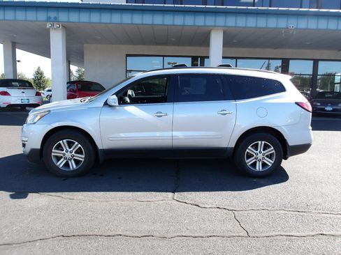 Used 2016 Chevrolet Traverse LT AWD/4WD image 2