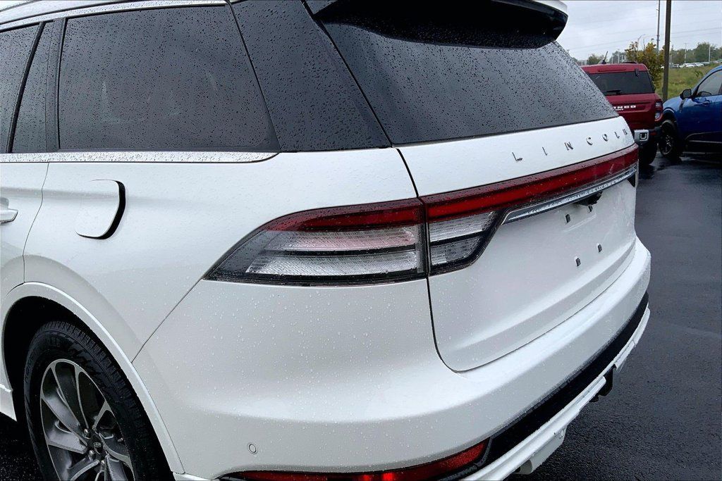 Used 2020 Lincoln Aviator Grand Touring w/ Equipment Group 301A AWD/4WD image 4