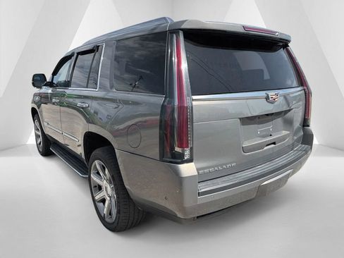 Used 2018 Cadillac Escalade Premium Luxury AWD/4WD image 5
