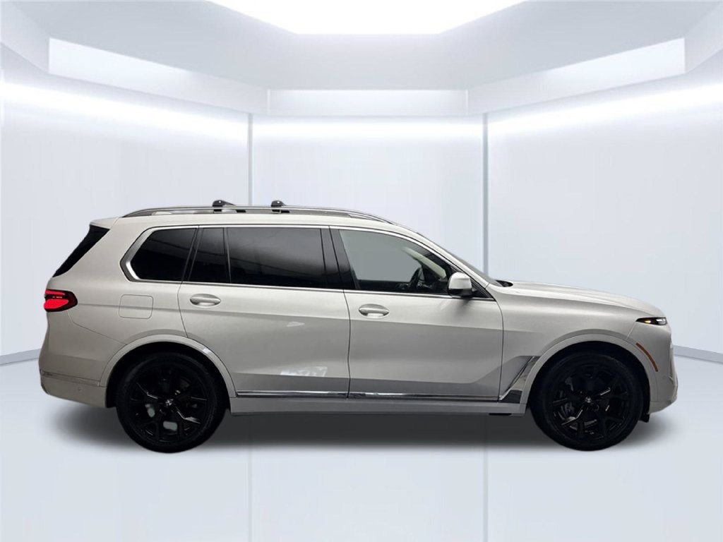Used 2025 BMW X7 xDrive40i w/ Climate Comfort Package AWD/4WD image 9