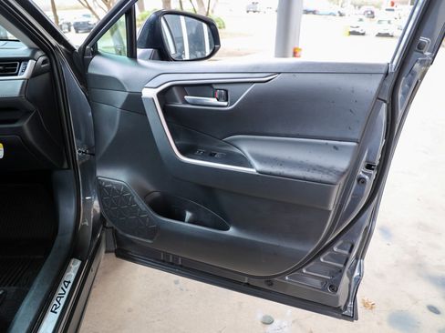 Certified 2025 Toyota RAV4 XLE w/ Convenience Package image 39