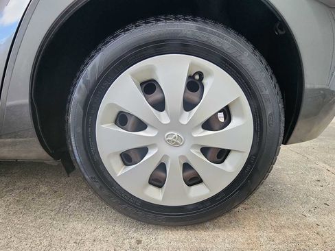 Used 2014 Toyota Prius C One FWD image 10