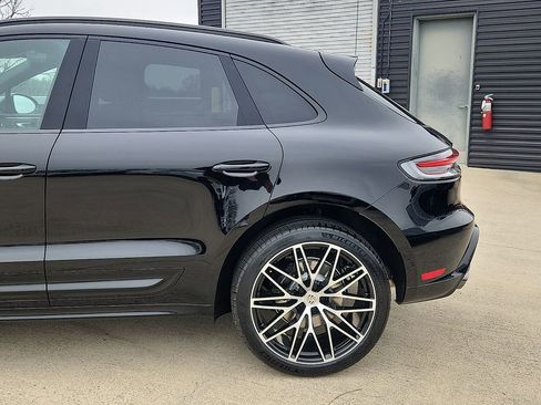 New 2026 Porsche Macan image 7