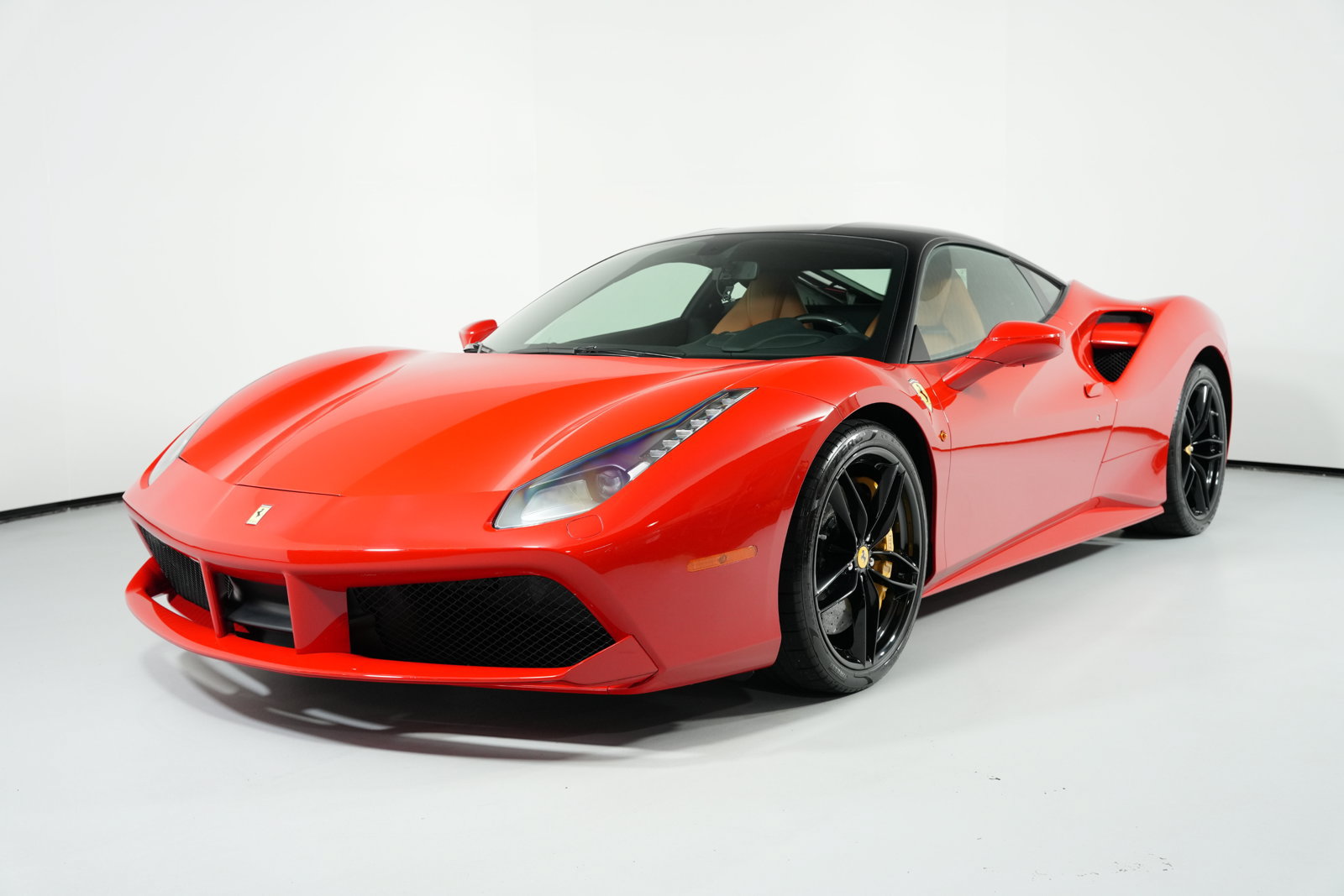 Used 2016 Ferrari 488 GTB RWD image 6