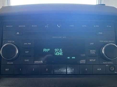 Used 2008 Chrysler Town & Country LX image 19