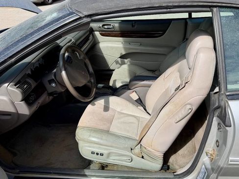 Used 2004 Chrysler Sebring Limited image 19
