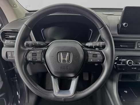 Certified 2023 Honda Pilot Touring image 11