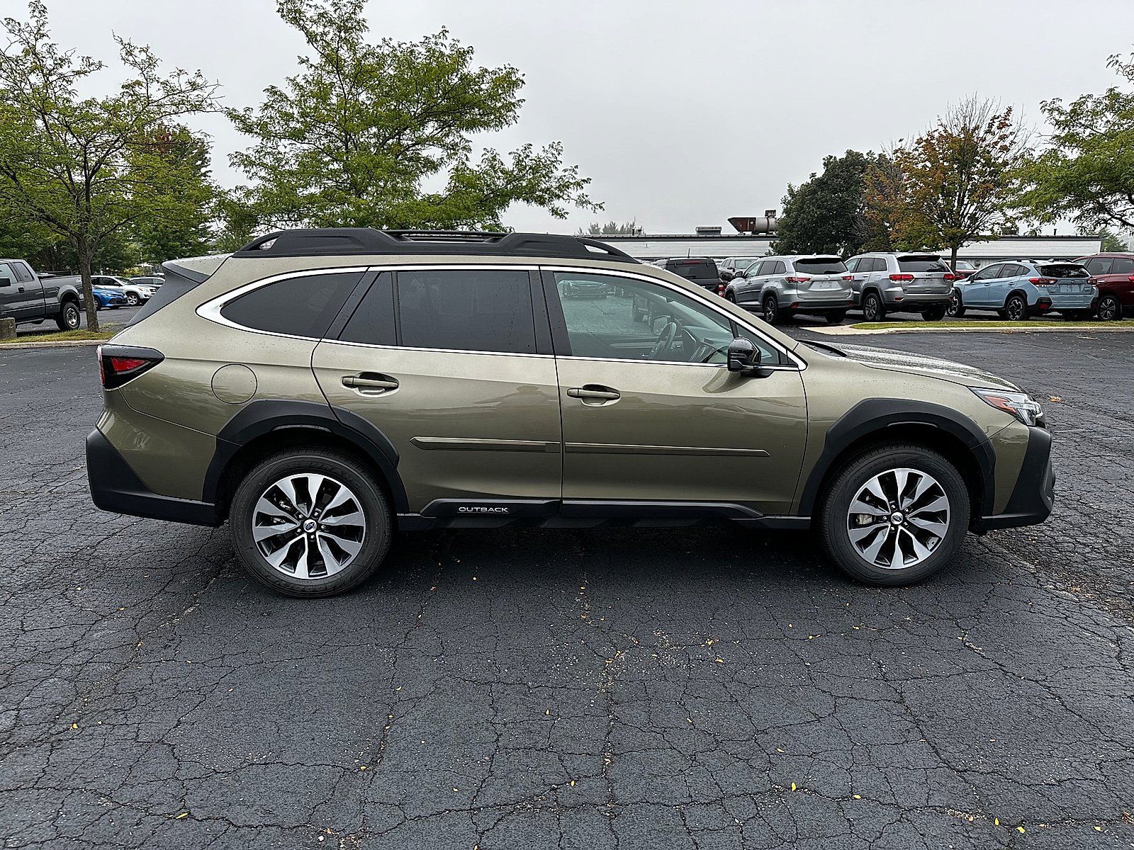 Certified 2024 Subaru Outback Limited AWD/4WD image 2