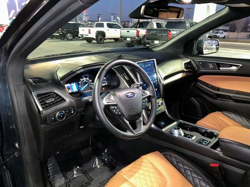 Used 2024 Ford Edge Titanium w/ Titanium Elite Package image 10