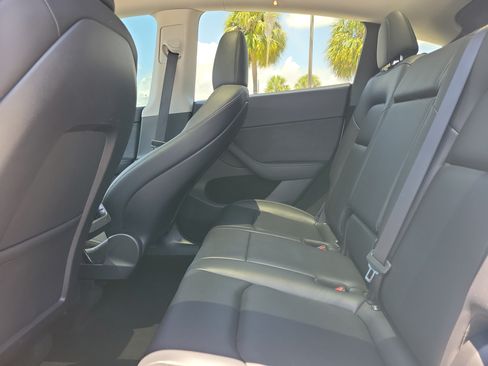 Used 2023 Tesla Model Y Long Range AWD/4WD image 15