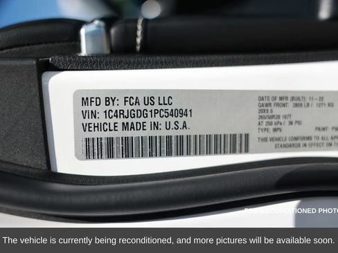 Used 2023 Jeep Grand Cherokee Overland w/ Rear Seat Video Group I image 38