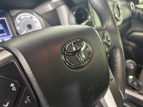 Used 2023 Toyota Tacoma TRD Sport AWD/4WD image 18