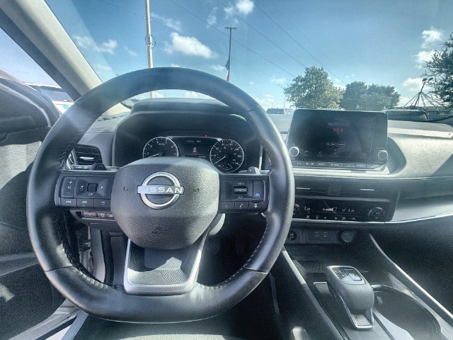 Used 2025 Nissan Rogue SV AWD/4WD image 11