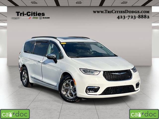 Used 2023 Chrysler Pacifica Limited FWD image 1