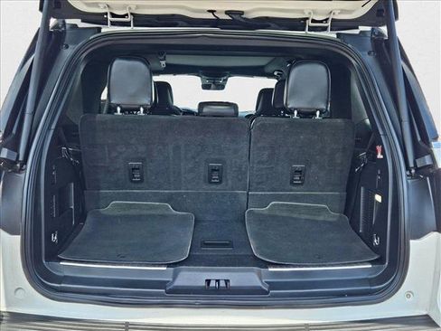 Used 2021 Lincoln Navigator Reserve image 6