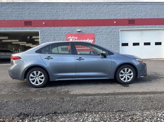 Used 2025 Toyota Corolla LE video 2