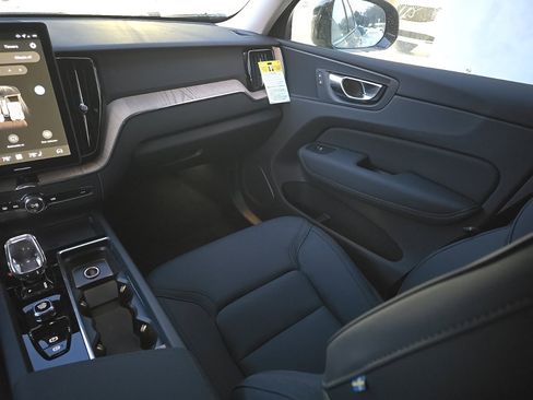 New 2026 Volvo XC60 B5 Plus w/ Climate Package image 20