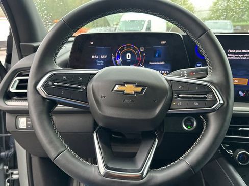 Used 2024 Chevrolet Traverse LT image 28