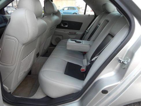 Used 2007 Cadillac CTS 3.6 RWD image 30