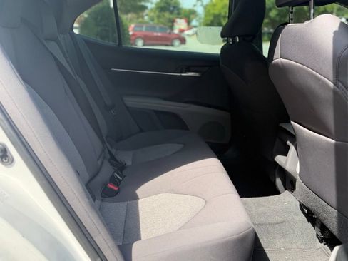Used 2018 Toyota Camry LE FWD image 18