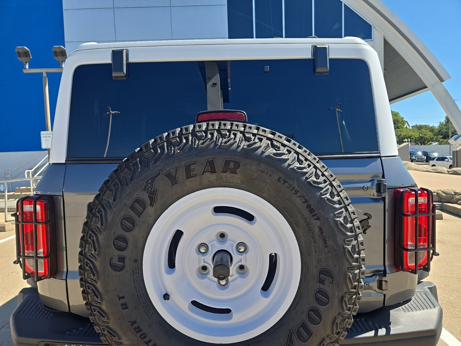 Used 2025 Ford Bronco Heritage Edition AWD/4WD image 6