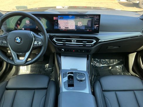 Used 2023 BMW 230i xDrive Coupe w/ Premium Package image 16