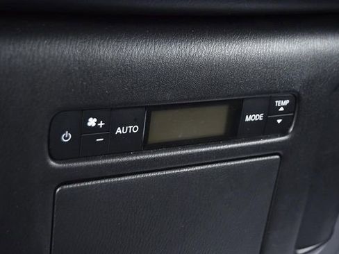 Used 2024 Nissan Armada SL w/ Captain's Chairs Package image 29