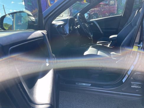 Used 2017 Toyota RAV4 SE AWD/4WD image 14