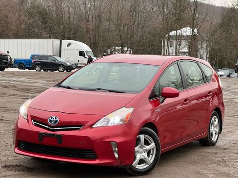 Used 2012 Toyota Prius V Two w/ Preferred Accessory Pkg image 2