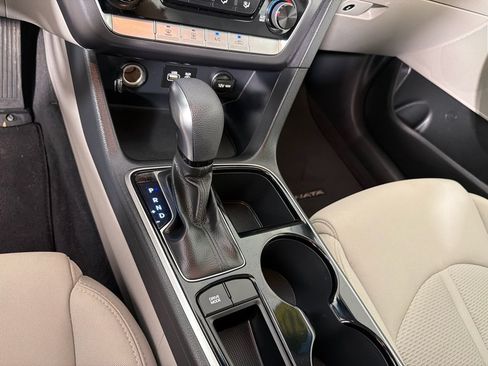 Used 2019 Hyundai Sonata SE FWD image 16