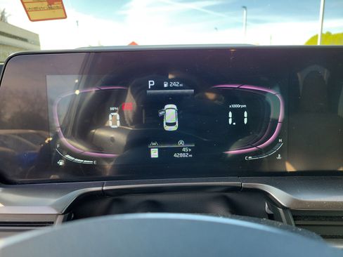 Used 2023 Kia Telluride S image 25