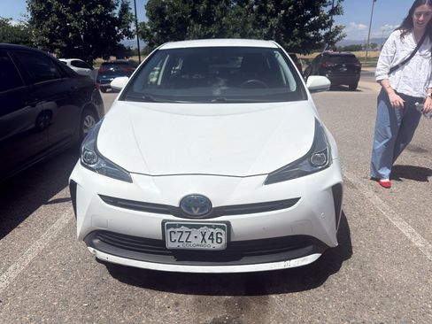 Used 2021 Toyota Prius LE FWD image 6