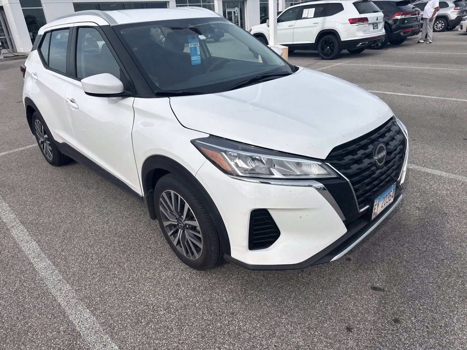 Used 2024 Nissan Kicks SV FWD image 2