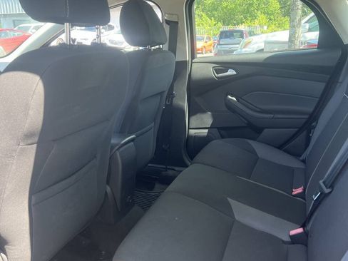 Used 2014 Ford Focus SE FWD image 17