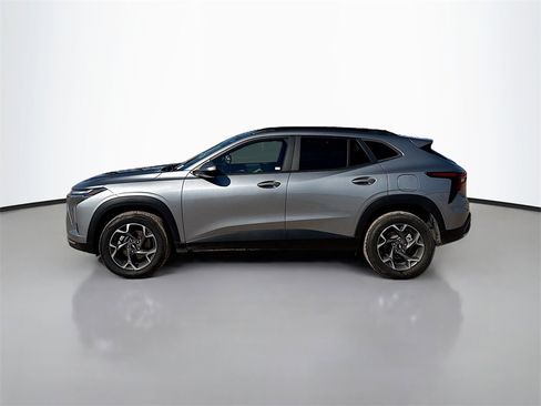 Used 2024 Chevrolet Trax LT w/ Driver Confidence Package image 4