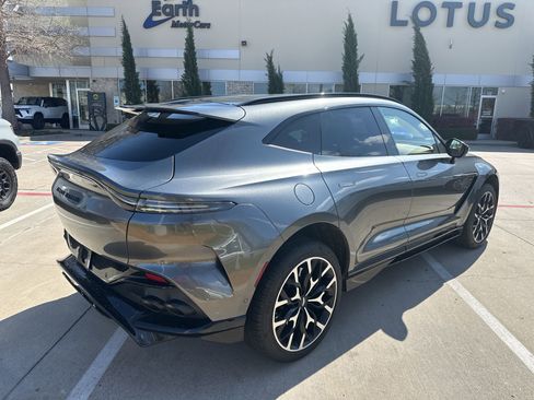 Used 2023 Aston Martin DBX 707 image 4