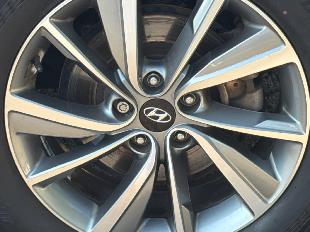 Used 2020 Hyundai Santa Fe SEL w/ Convenience Package FWD image 5
