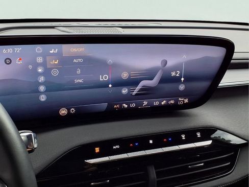 Certified 2025 Buick Enclave Preferred FWD image 8